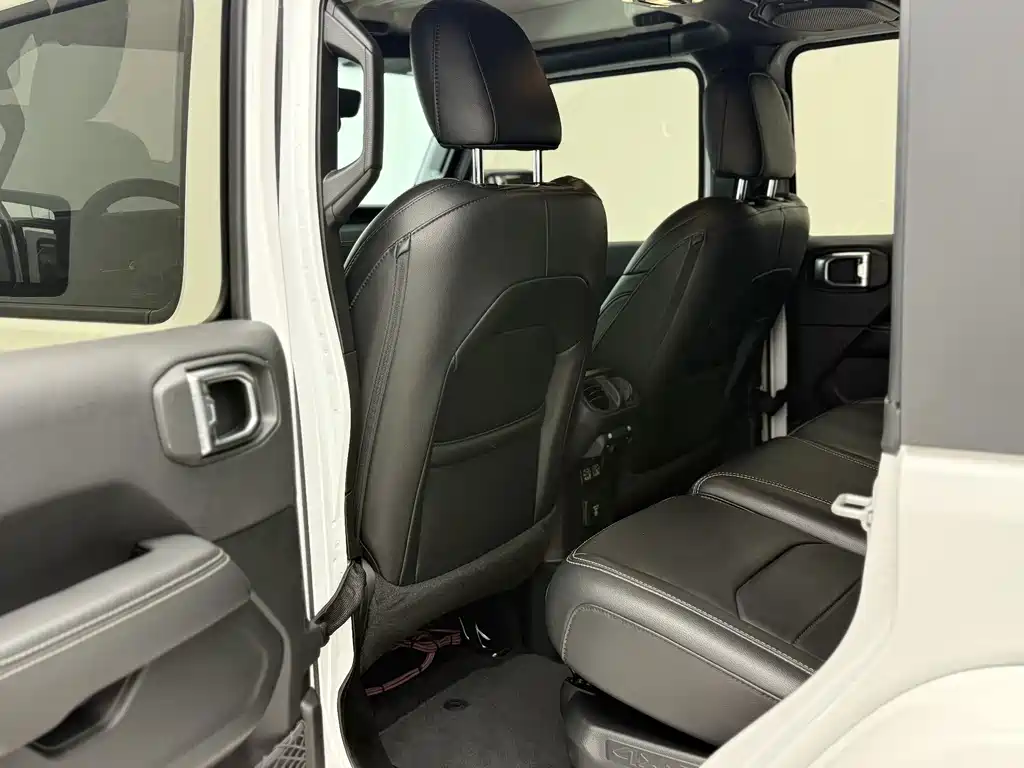 Jeep Wrangler PHEV — миниатюра 6