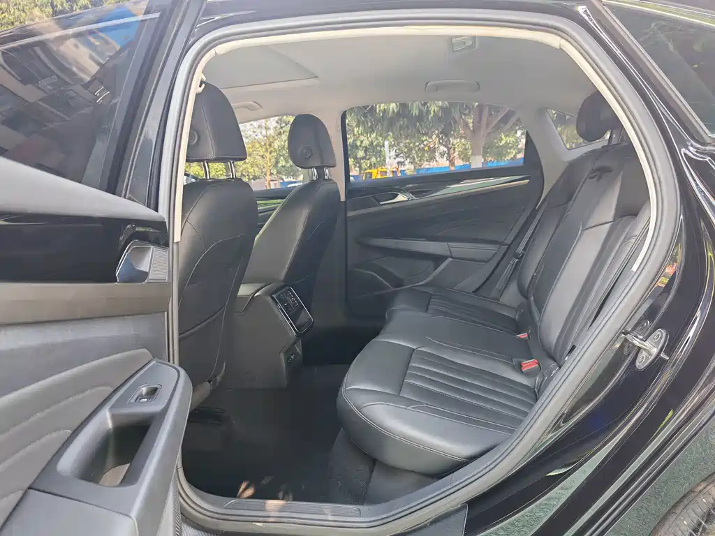 Volkswagen Passat — миниатюра 11