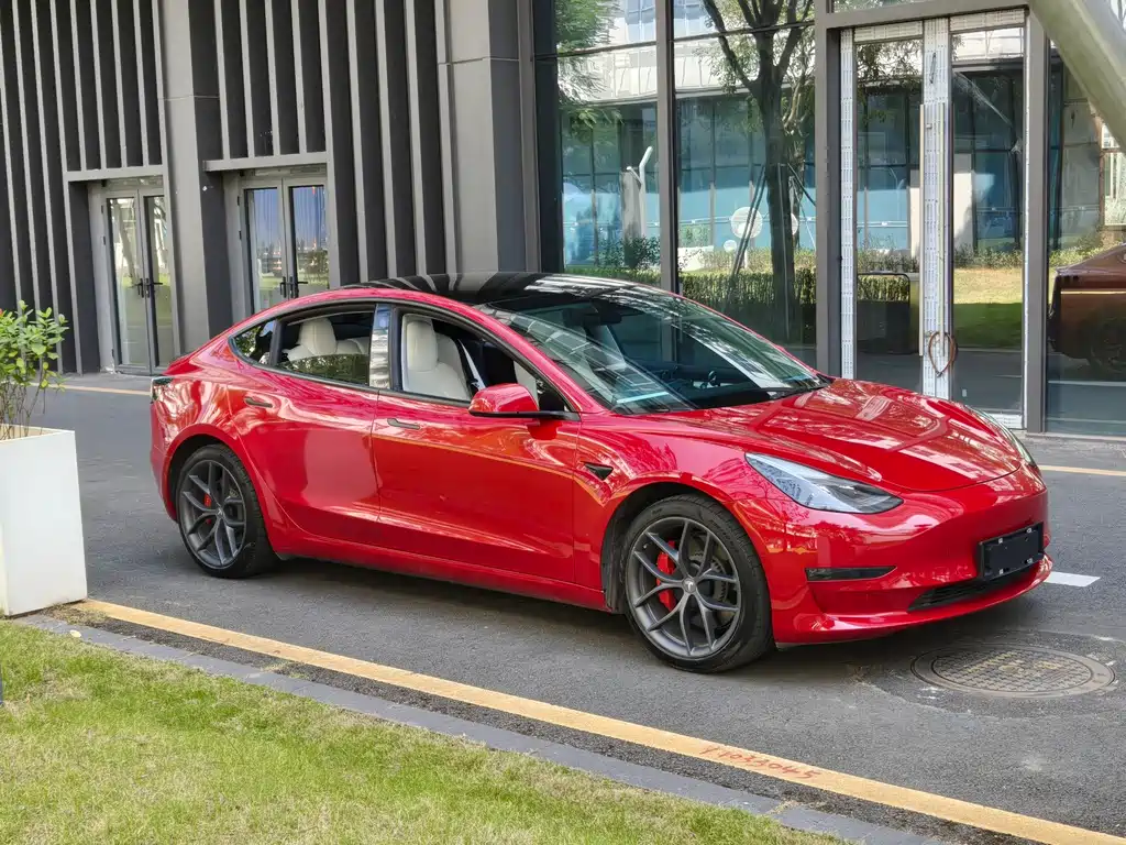Tesla Model 3 — миниатюра 2