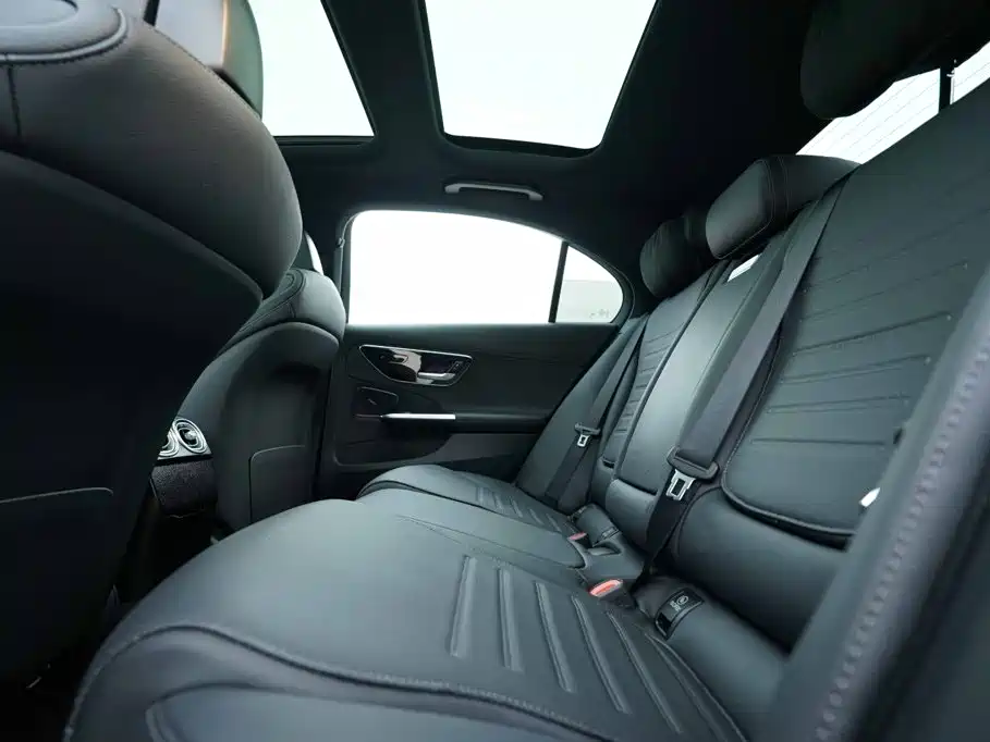 Mercedes-Benz C-Class — миниатюра 20