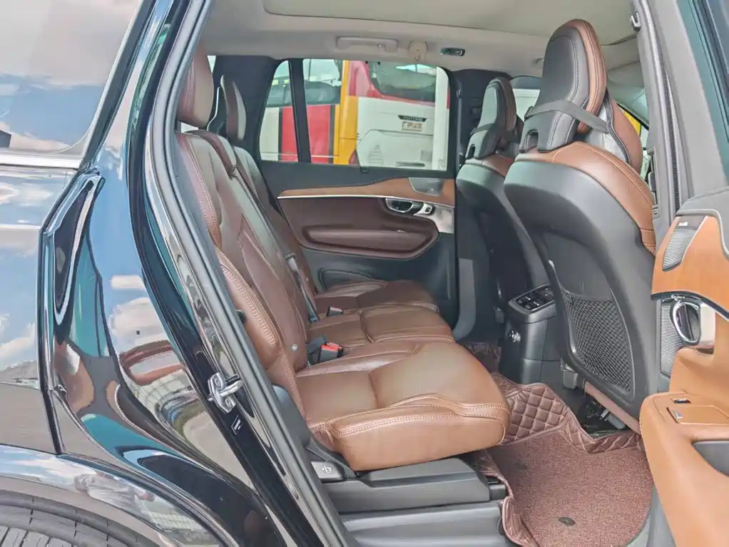 Volvo XC90 PHEV — миниатюра 21