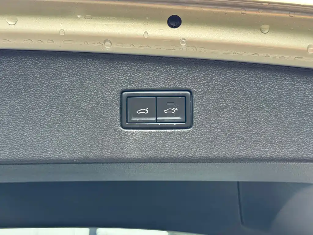Volkswagen Tiguan L — миниатюра 14