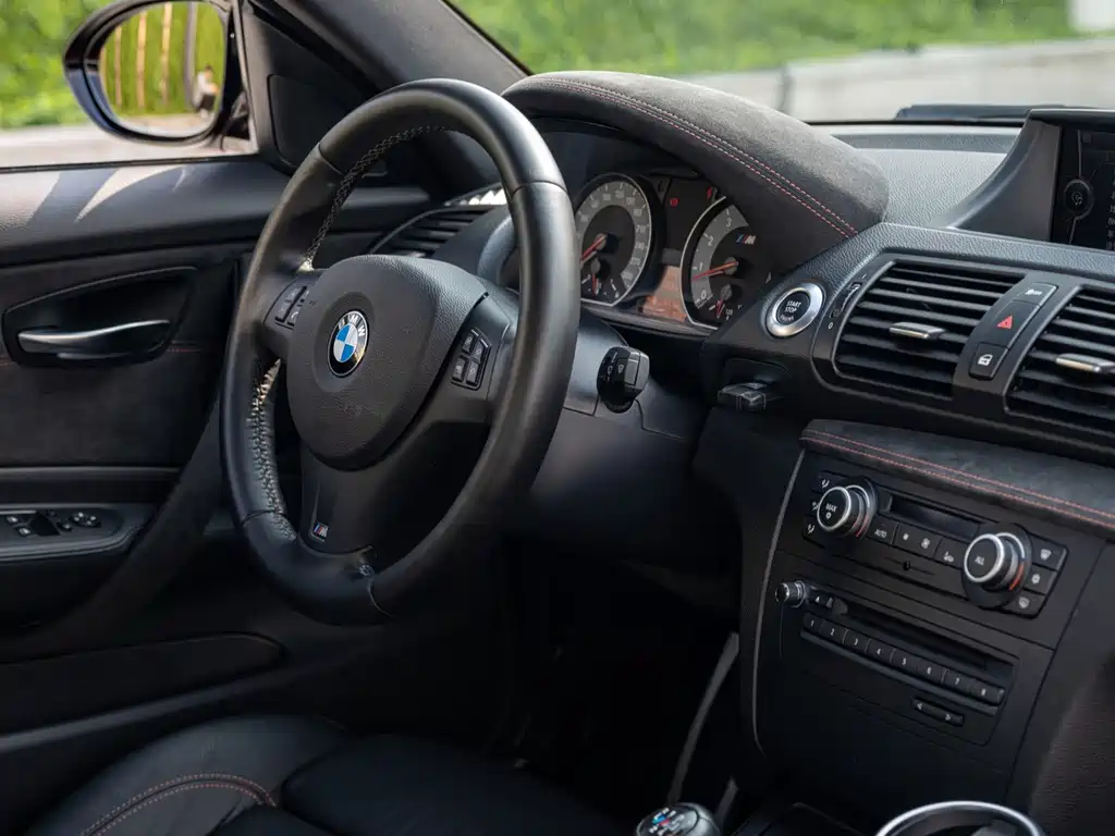 BMW 1 Series M — миниатюра 16