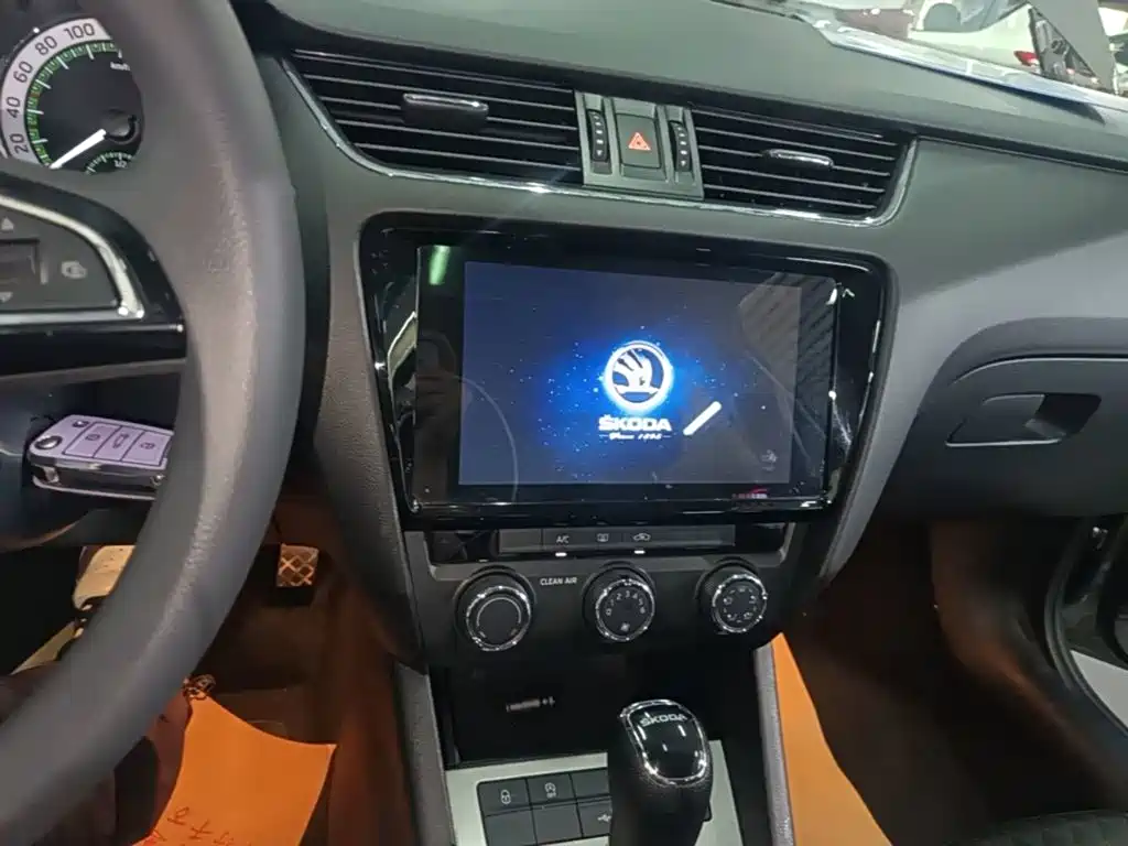 Skoda Octavia — миниатюра 13
