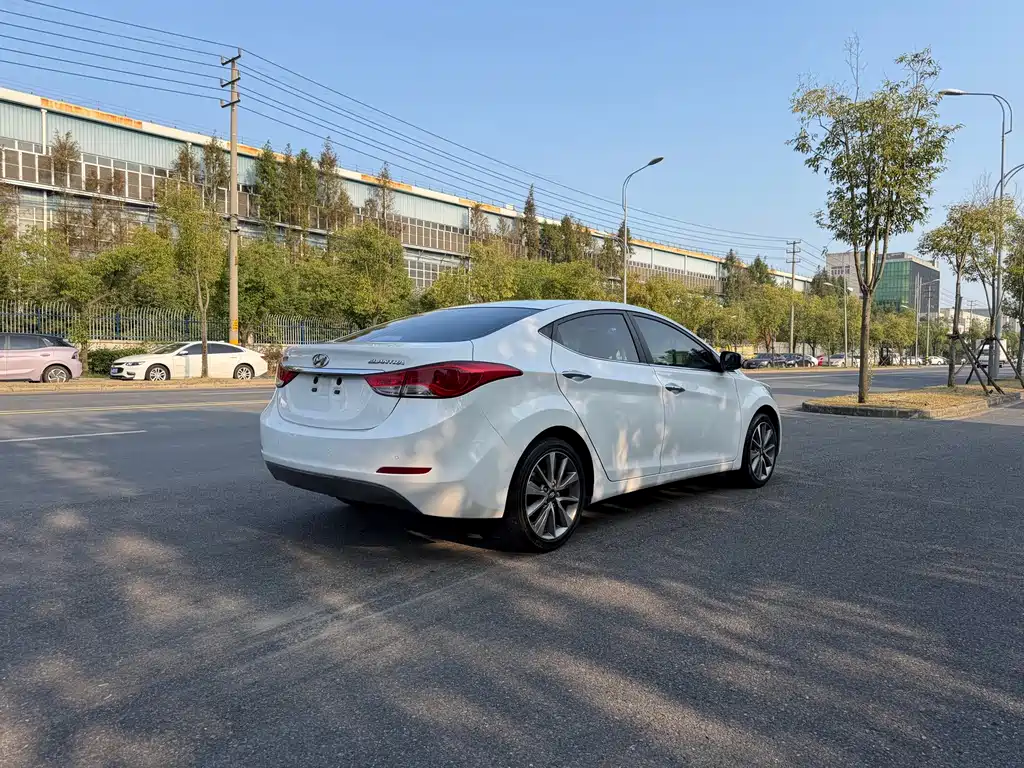 Hyundai Elantra Langdong — миниатюра 5