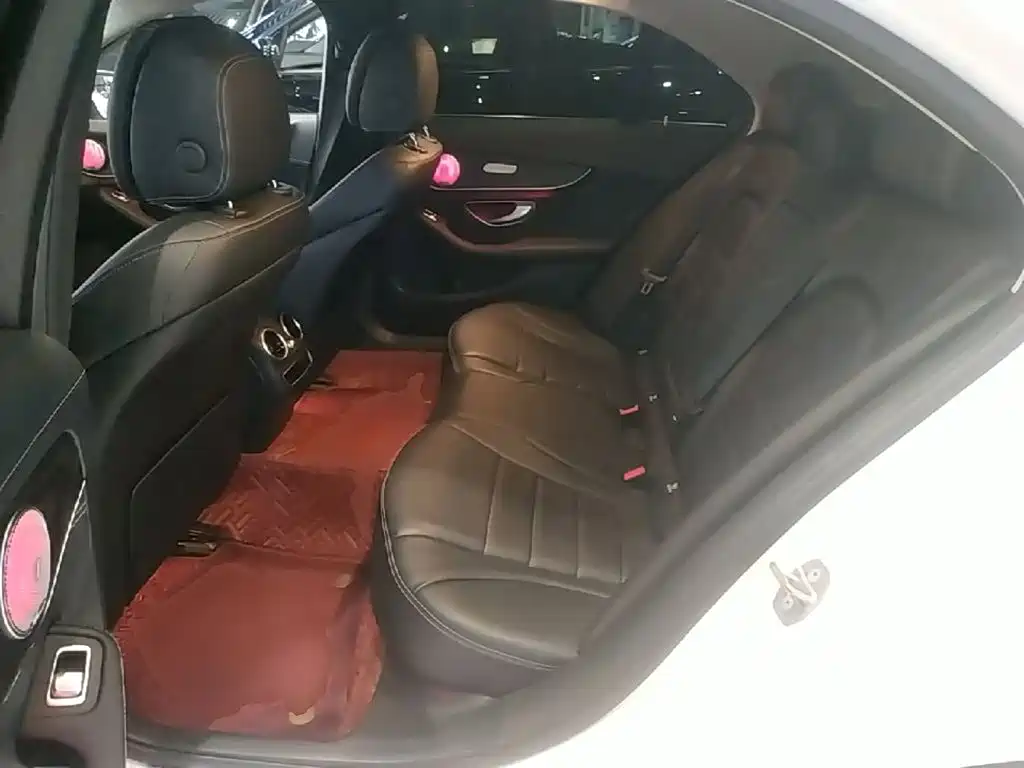 Mercedes-Benz C-Class — миниатюра 17
