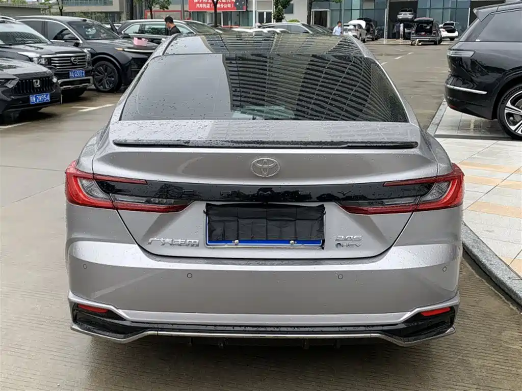 Toyota Camry — миниатюра 7