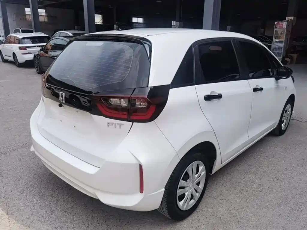 Honda Fit — миниатюра 7