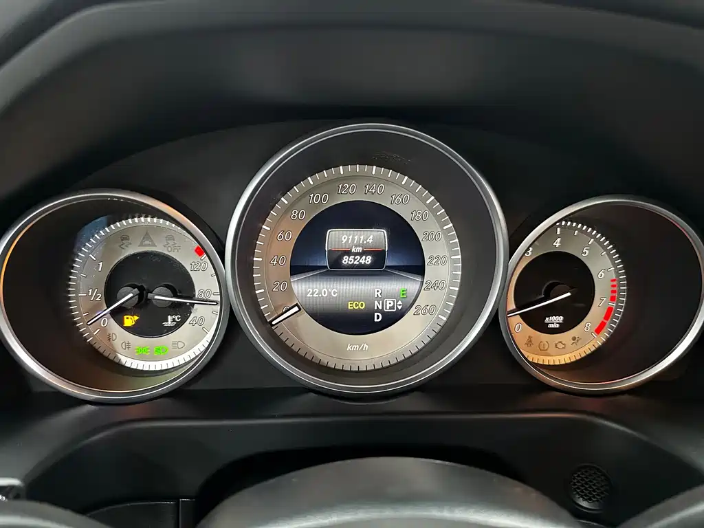 Mercedes-Benz E-Class — миниатюра 15