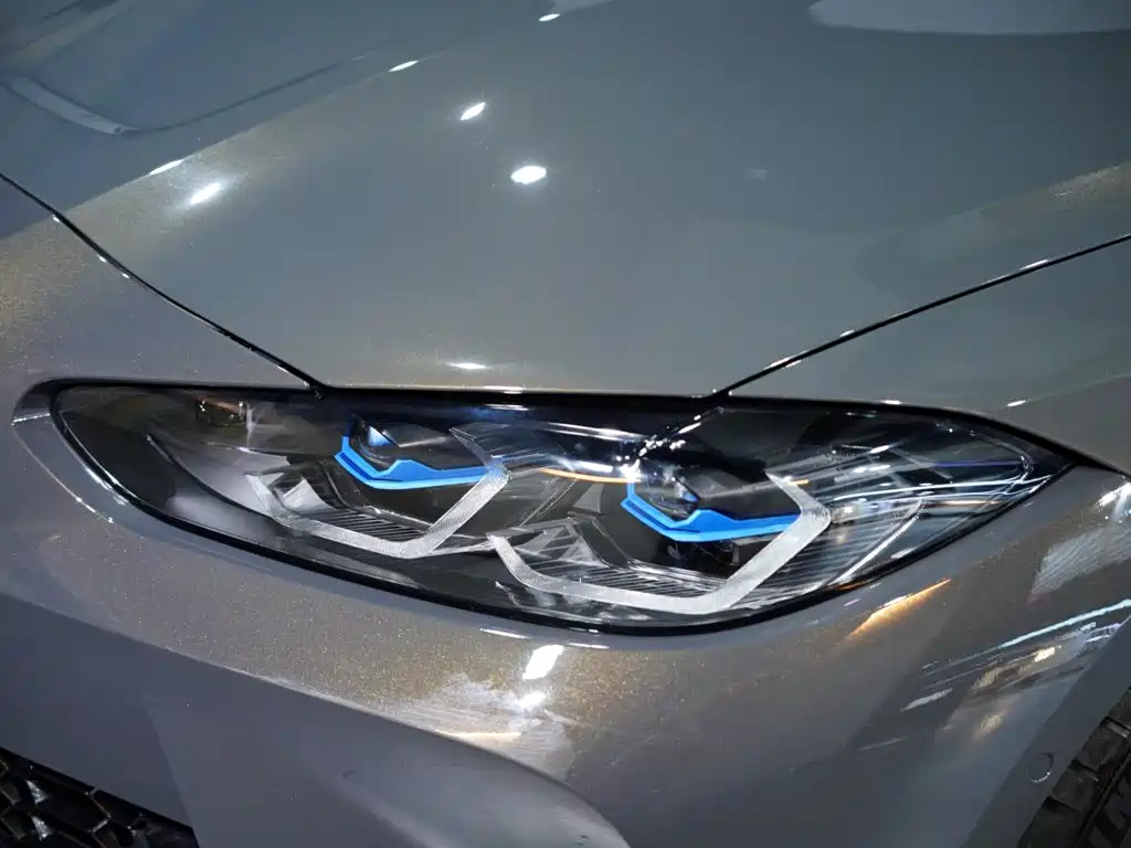BMW M4 — миниатюра 3