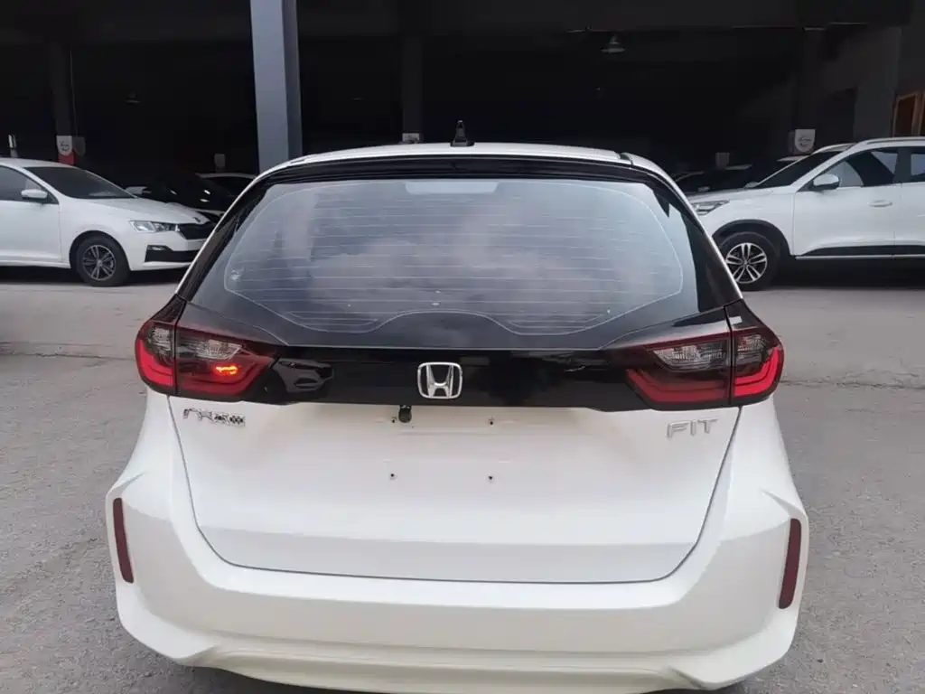 Honda Fit — миниатюра 6