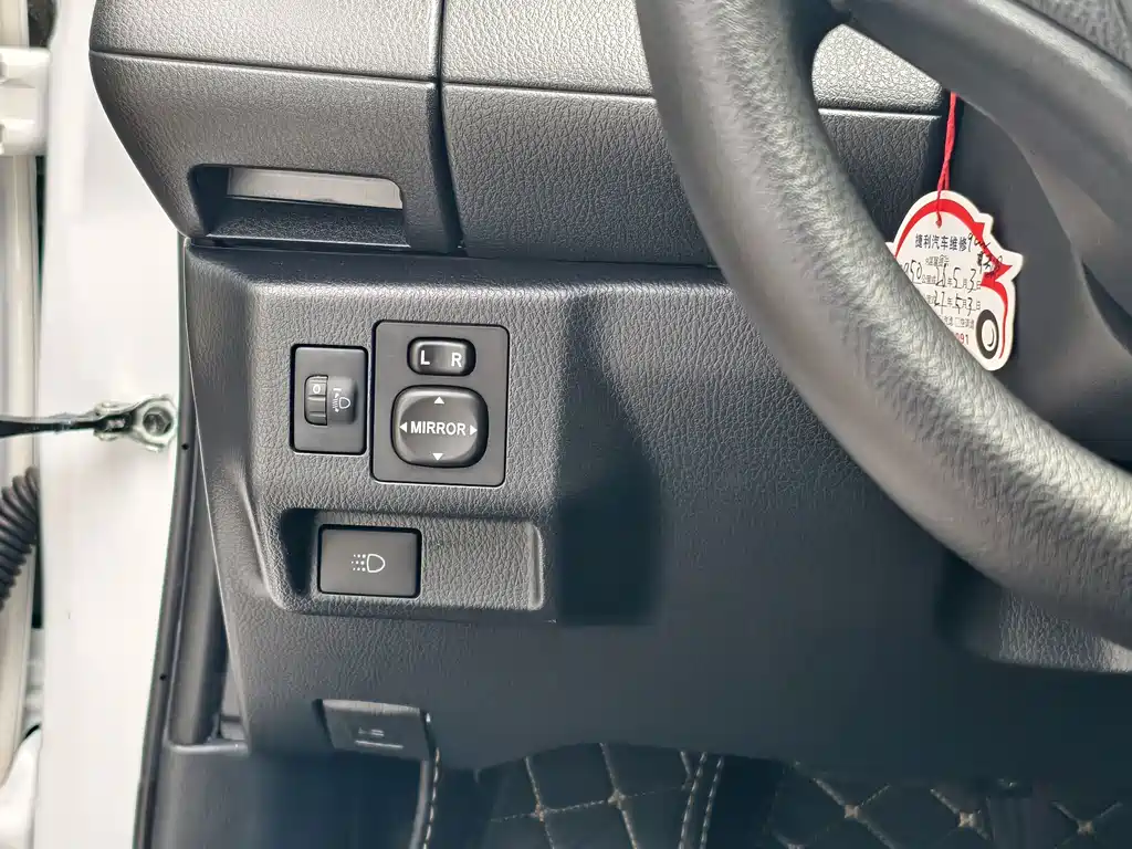 Toyota Yaris L — миниатюра 44