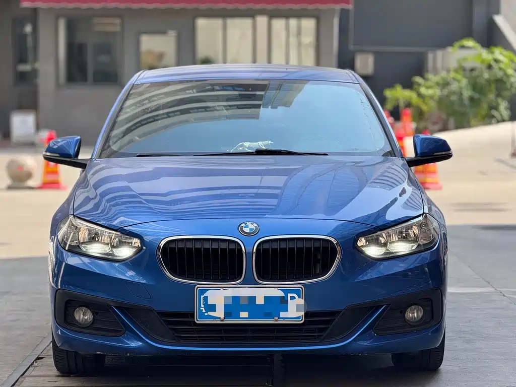 BMW 1 SERIES