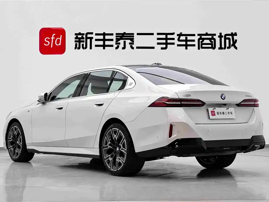 BMW 5 Series — миниатюра 6