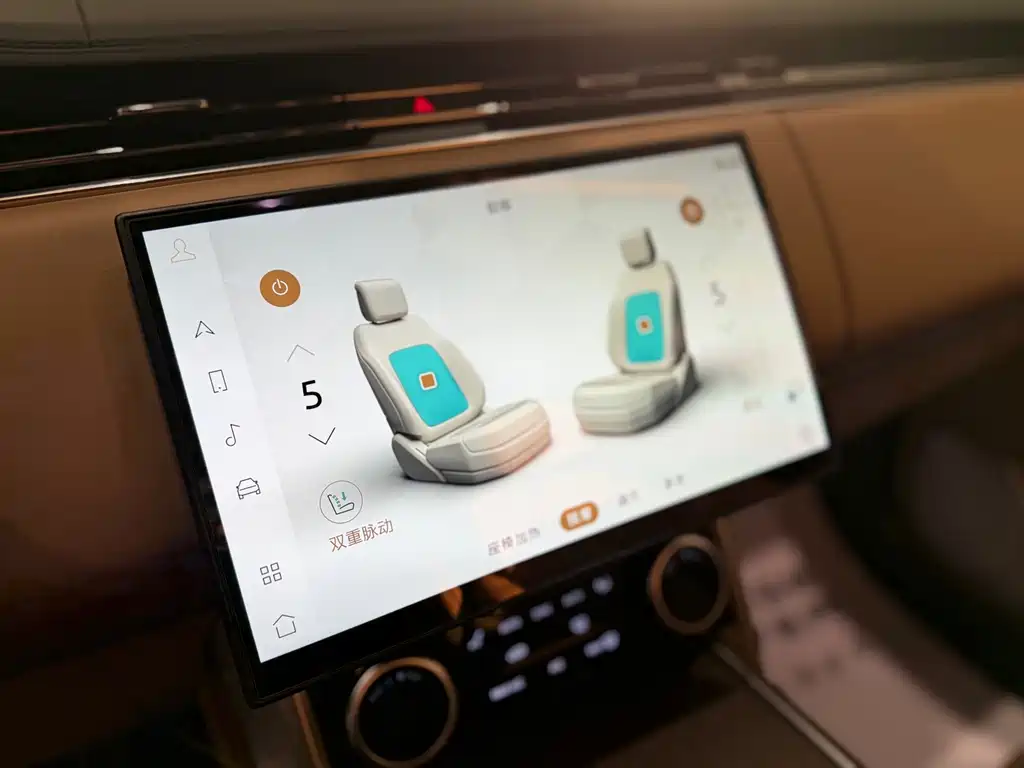 Land Rover Range Rover — миниатюра 12