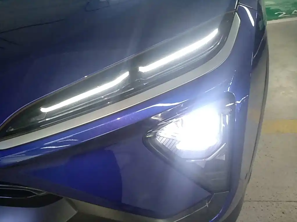 NIO EC6 — миниатюра 24