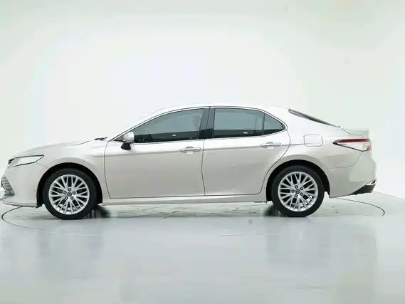 Toyota Camry — миниатюра 6