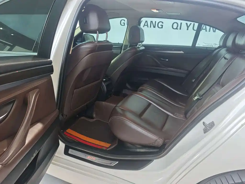 BMW 5 Series — миниатюра 12