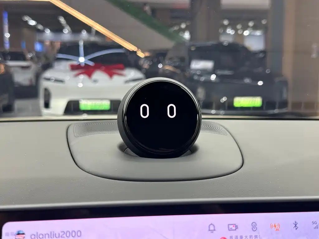NIO ES8 — миниатюра 11