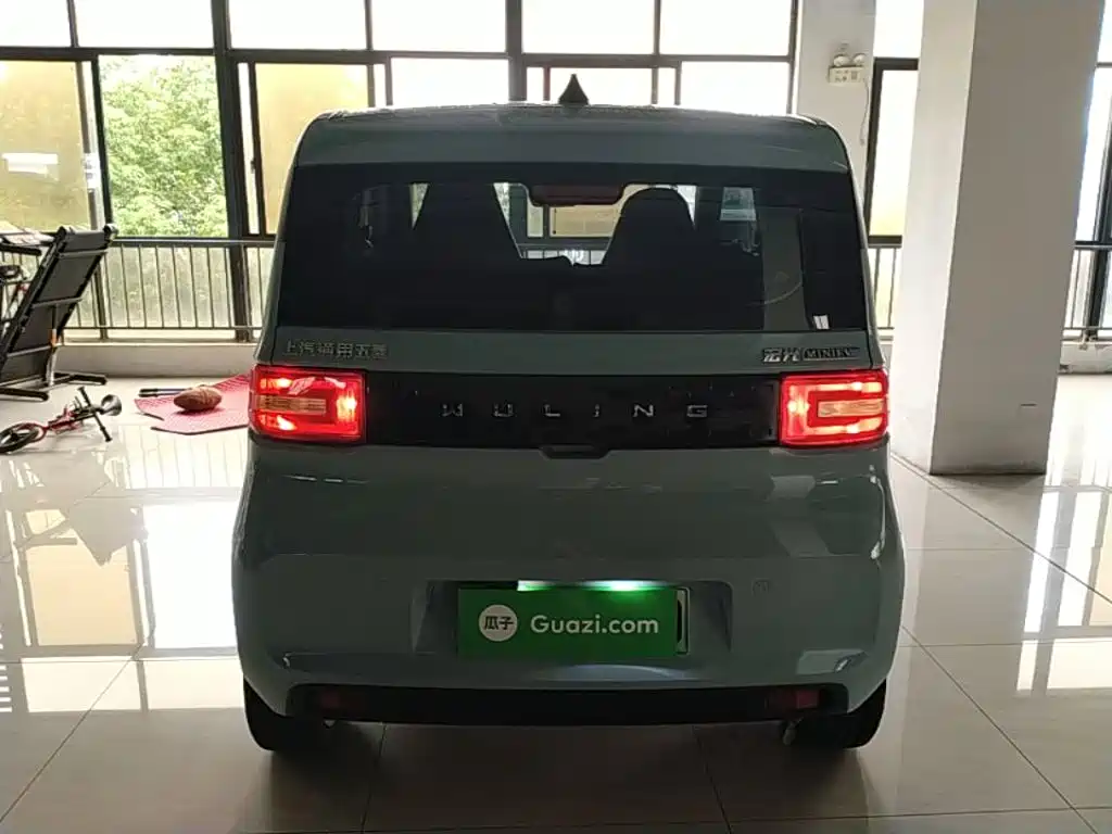 Wuling MINIEV — миниатюра 6