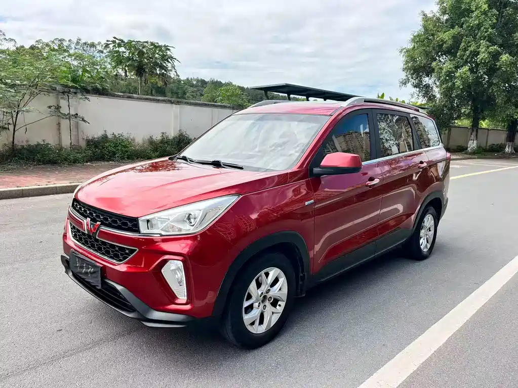 Купить Wuling Hongguang S3