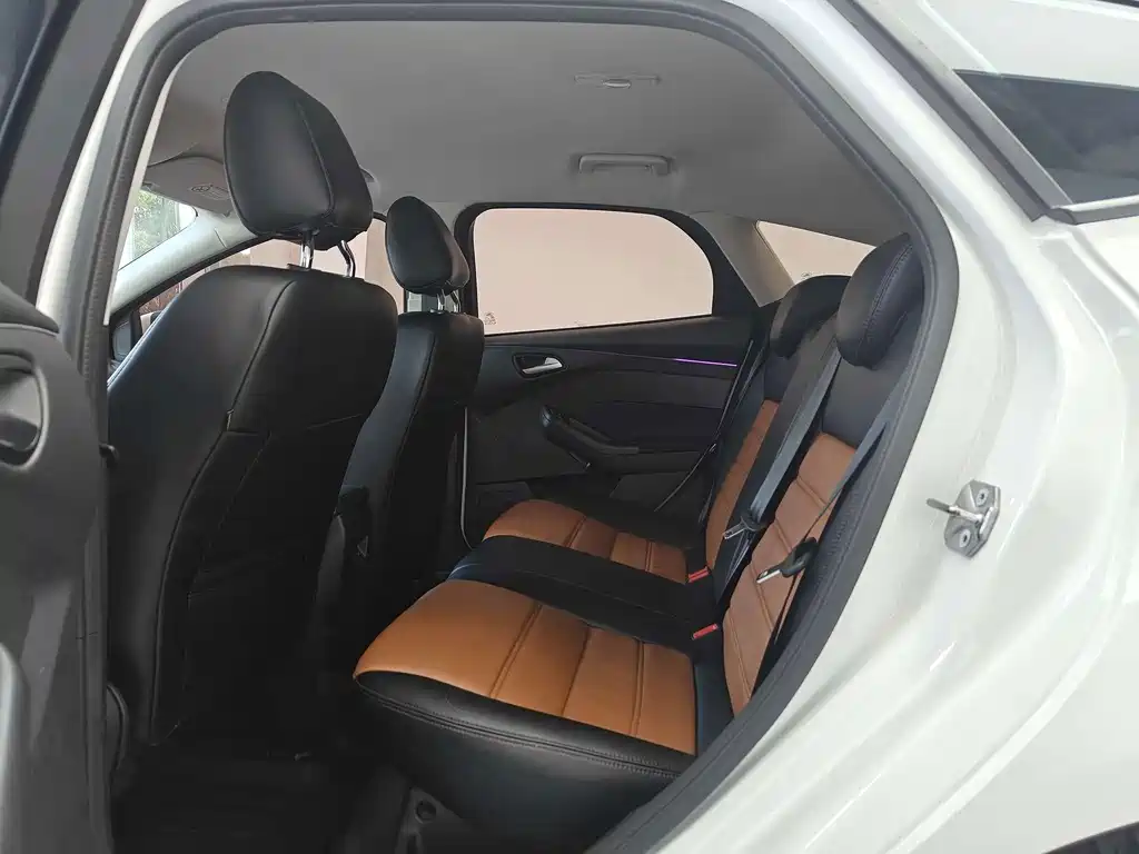Ford Focus — миниатюра 11