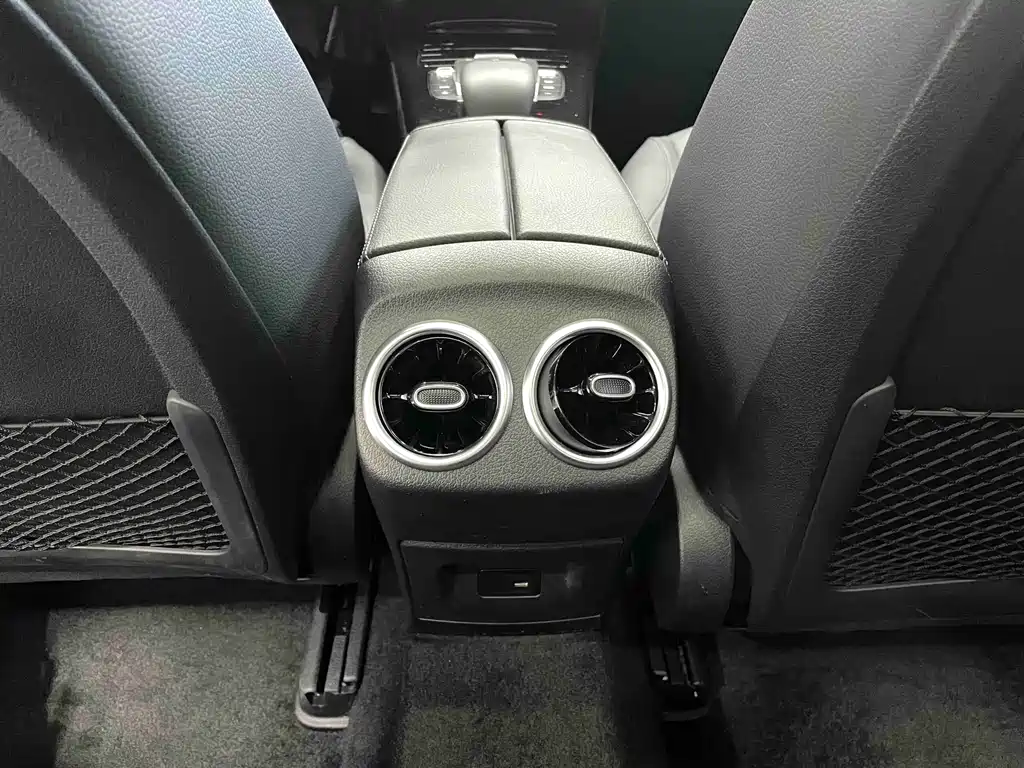 Mercedes-Benz A-Class — миниатюра 9