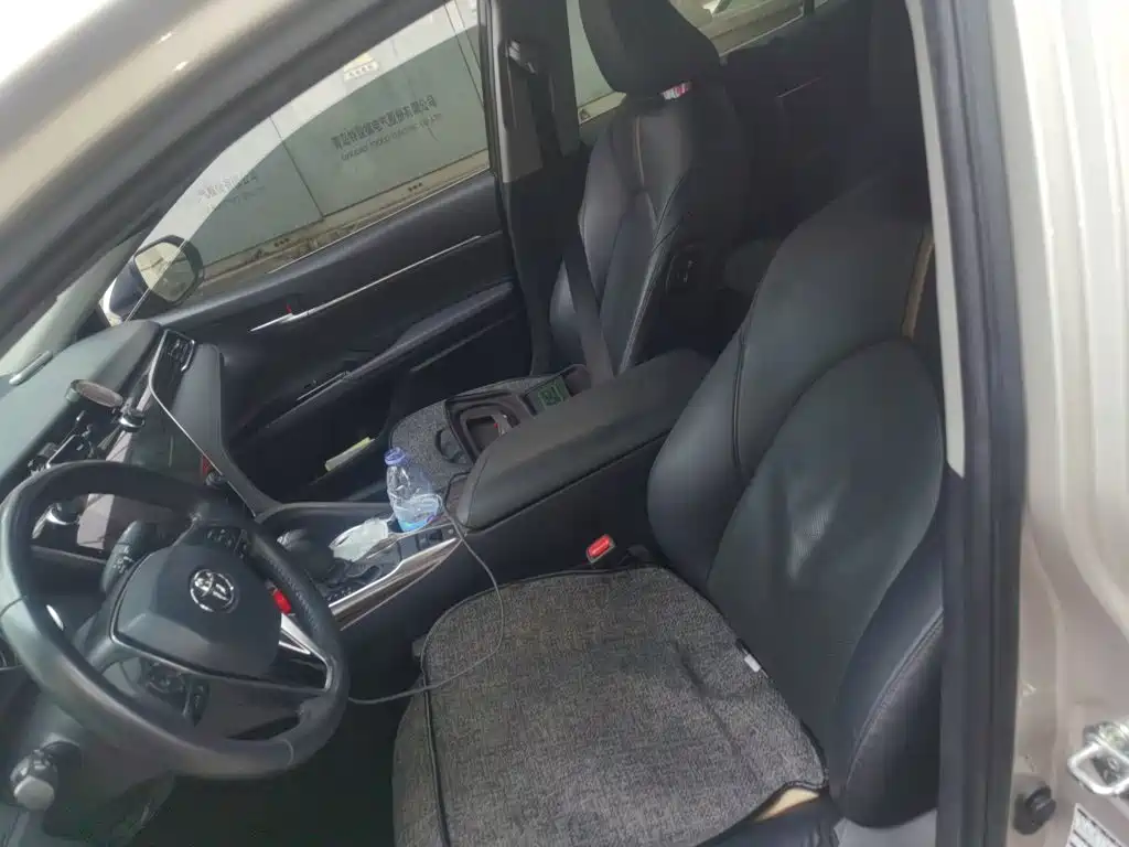 Toyota Camry — миниатюра 11
