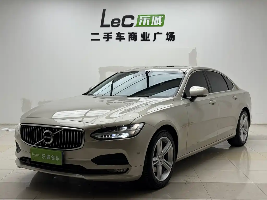 Купить Volvo S90
