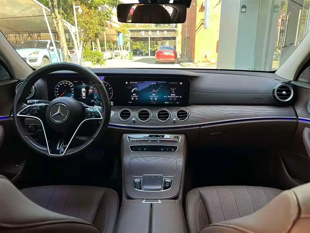 MERCEDES-BENZ E CLASS