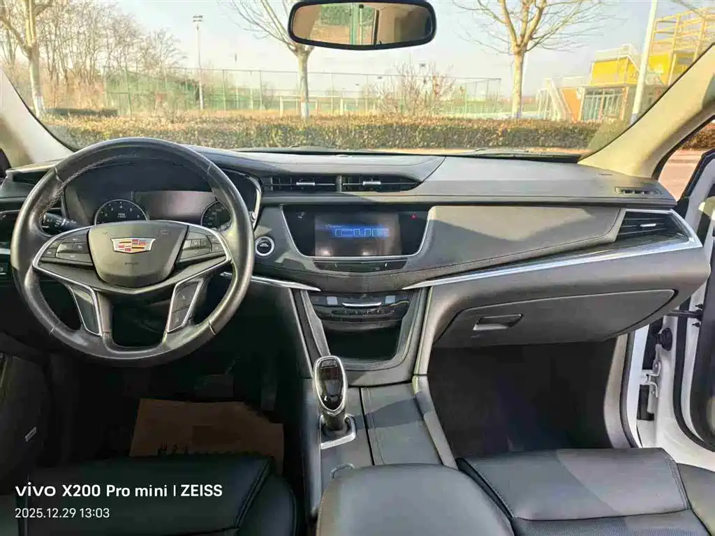 CADILLAC XT5