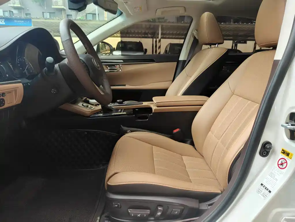 Lexus ES — миниатюра 11