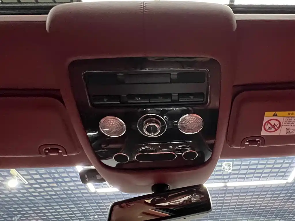 Bentley Flying Spur — миниатюра 17