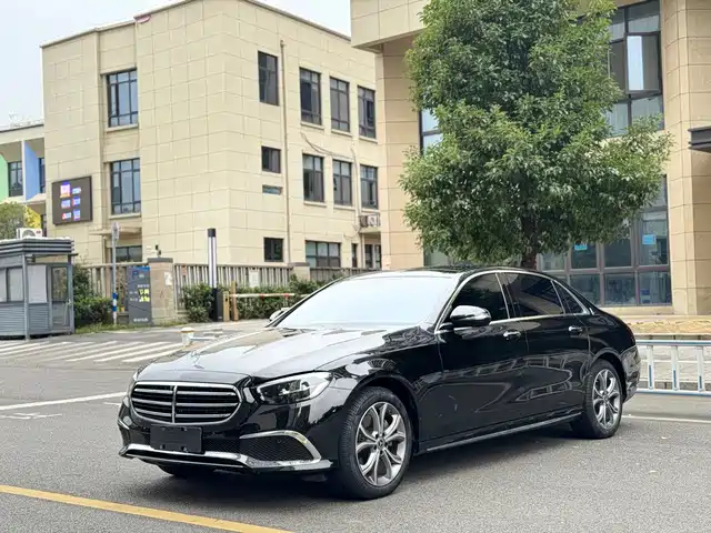 MERCEDES BENZ E CLASS