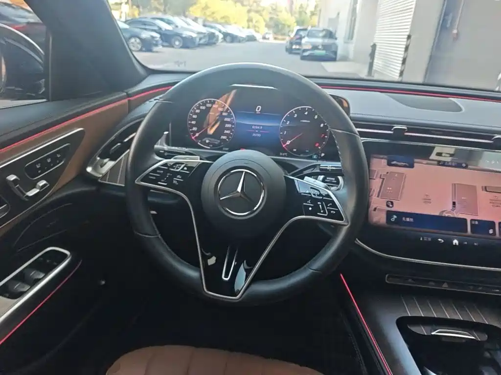 Mercedes-Benz E-Class — миниатюра 15