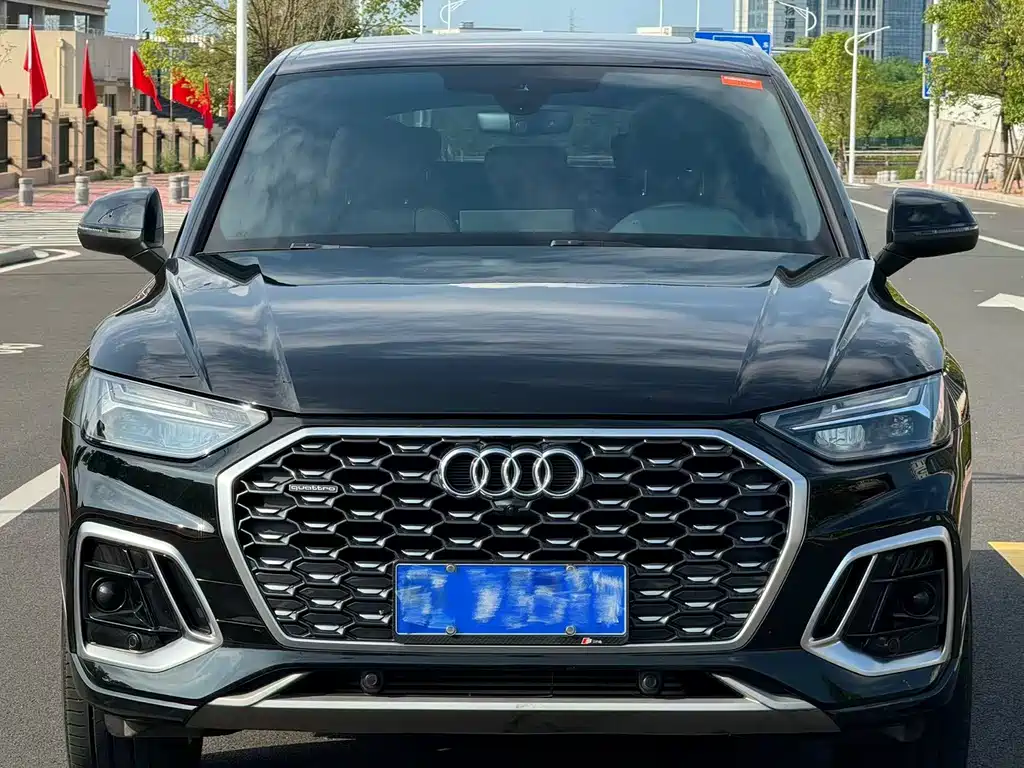 Audi Q5L Sportback — миниатюра 2