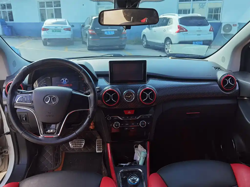 BAIC New Energy EX — миниатюра 11