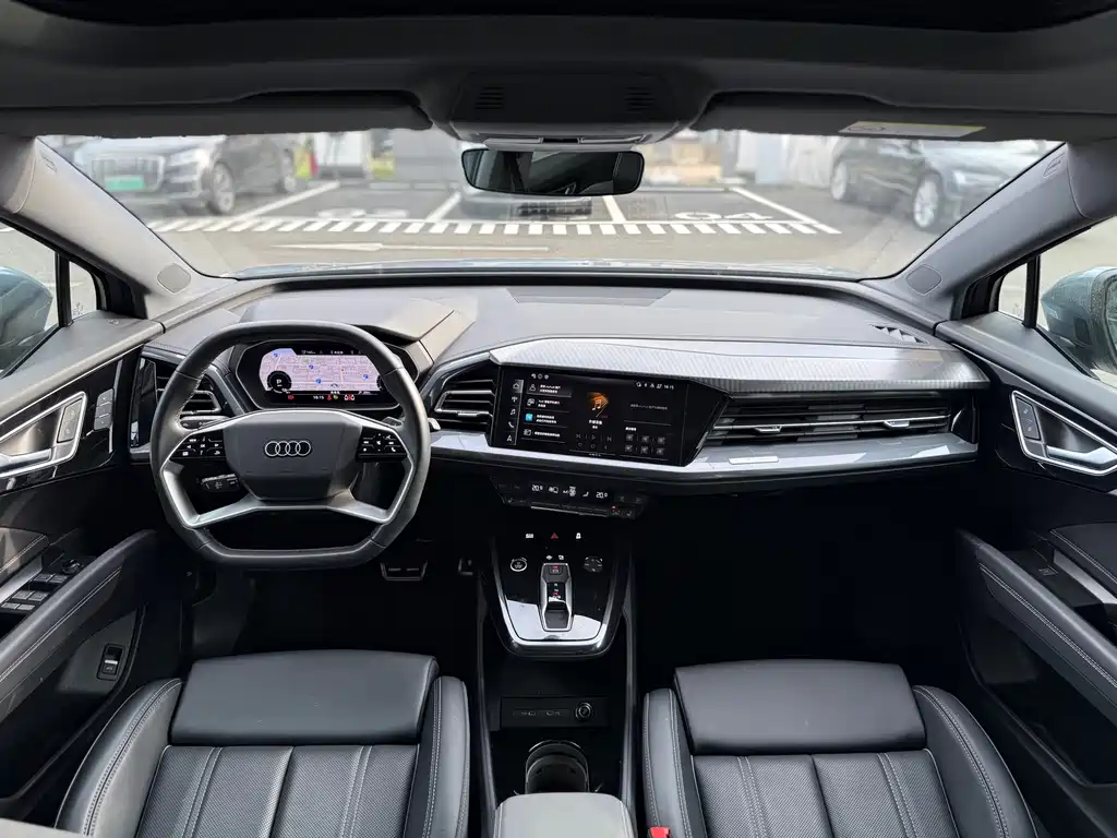 Audi Q4 e-tron — миниатюра 4