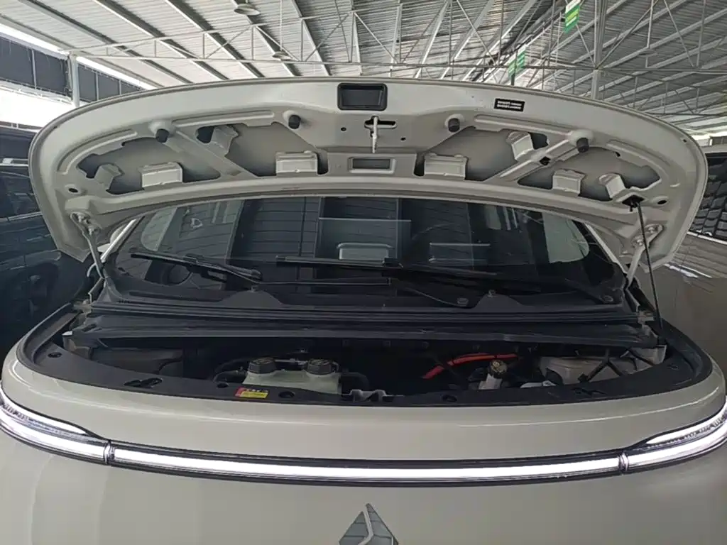 Baojun Yunduo — миниатюра 20