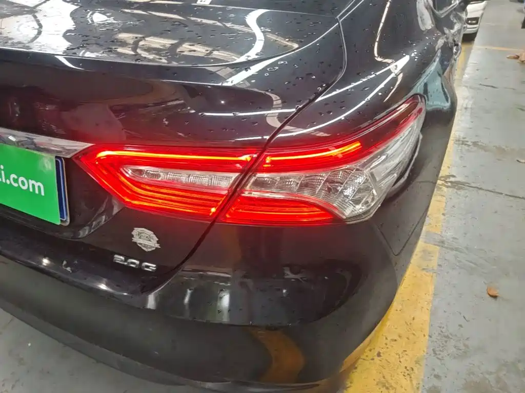 Toyota Camry — миниатюра 8