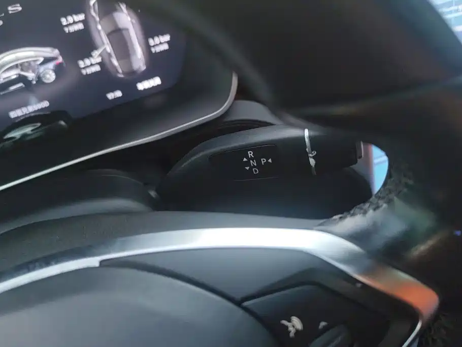 Tesla Model S — миниатюра 16