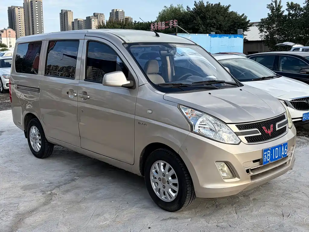 Wuling Rongguang V — миниатюра 3