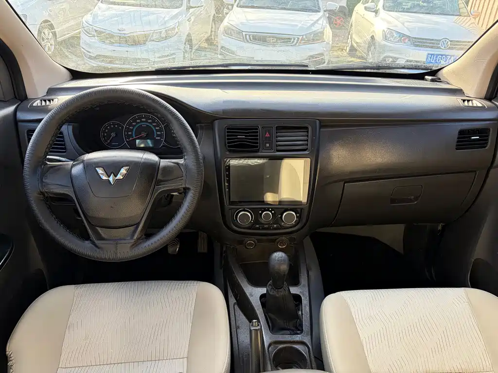 Wuling Rongguang V — миниатюра 9