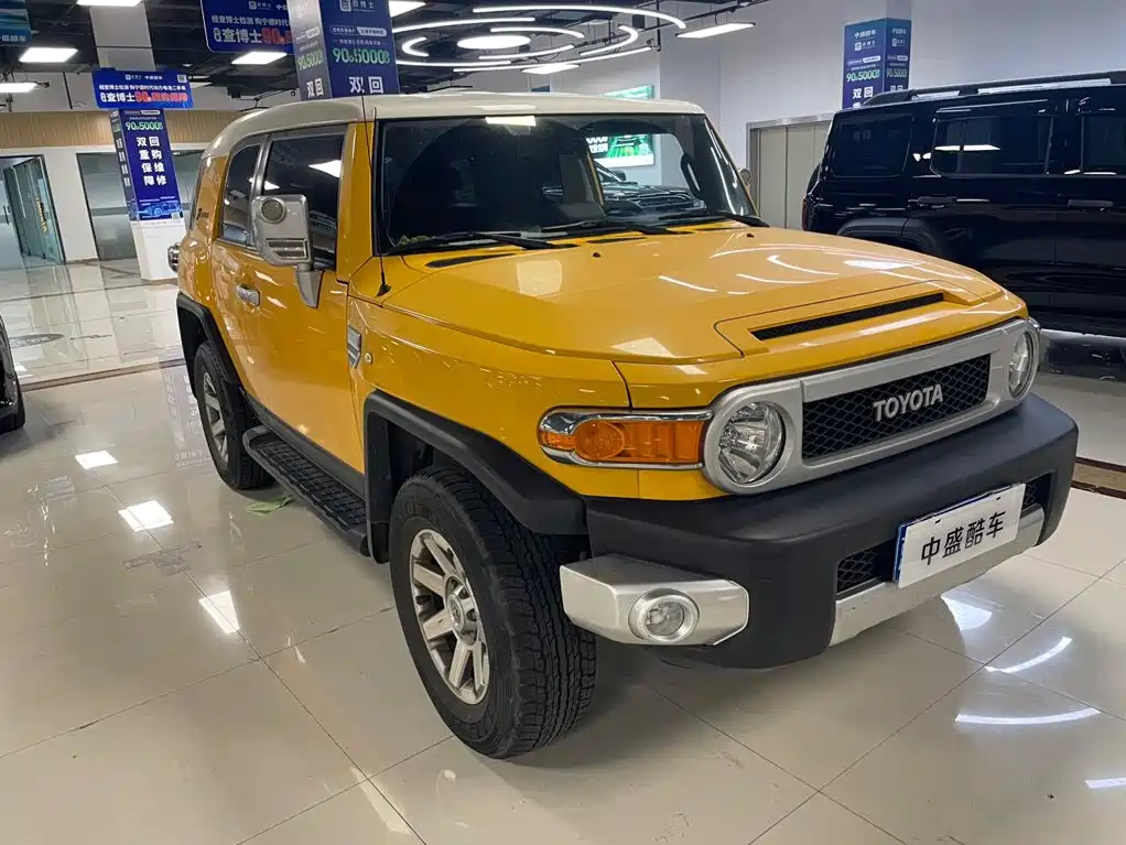 Toyota FJ Cruiser — миниатюра 2