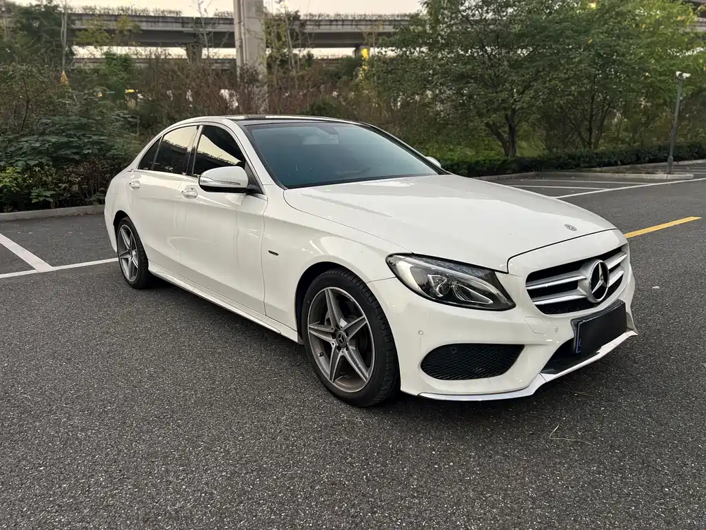 Mercedes-Benz C-Class — миниатюра 3