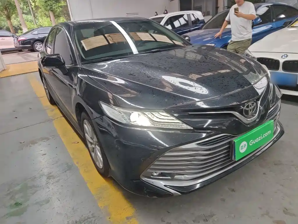 Toyota Camry — миниатюра 4