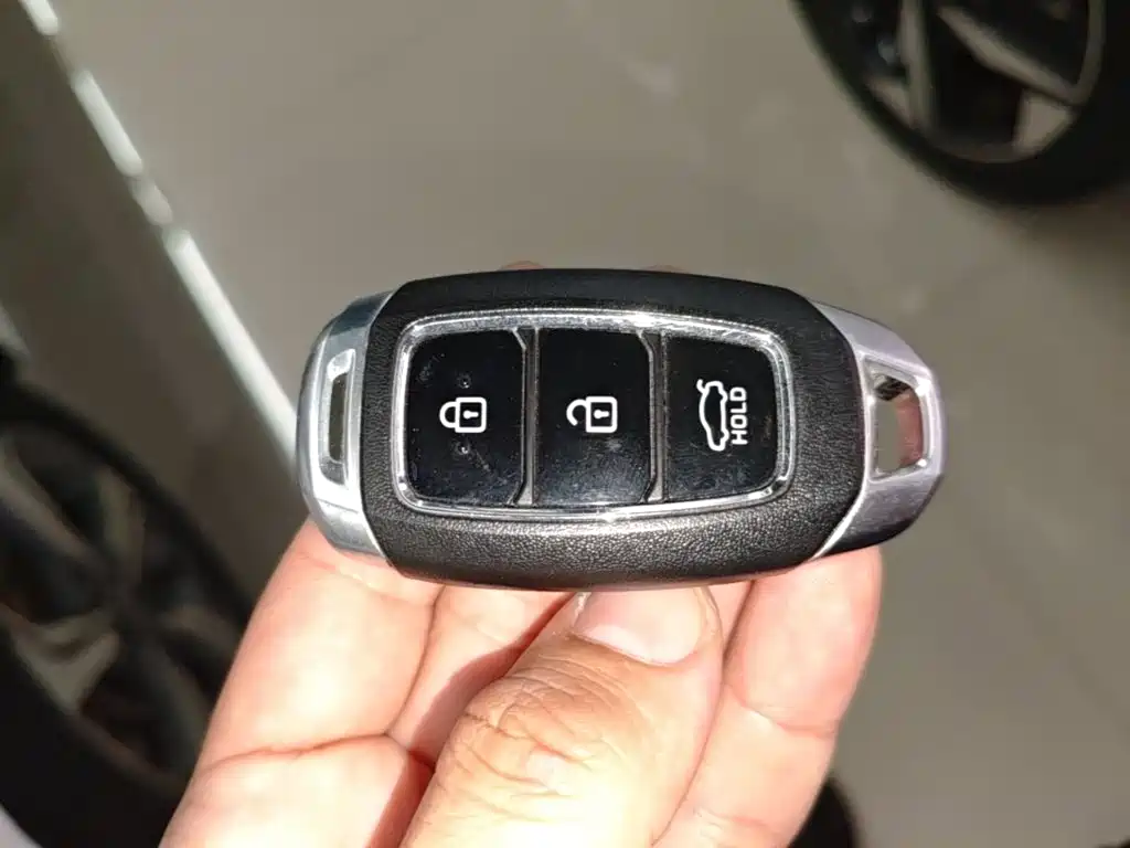 Hyundai Elantra — миниатюра 9