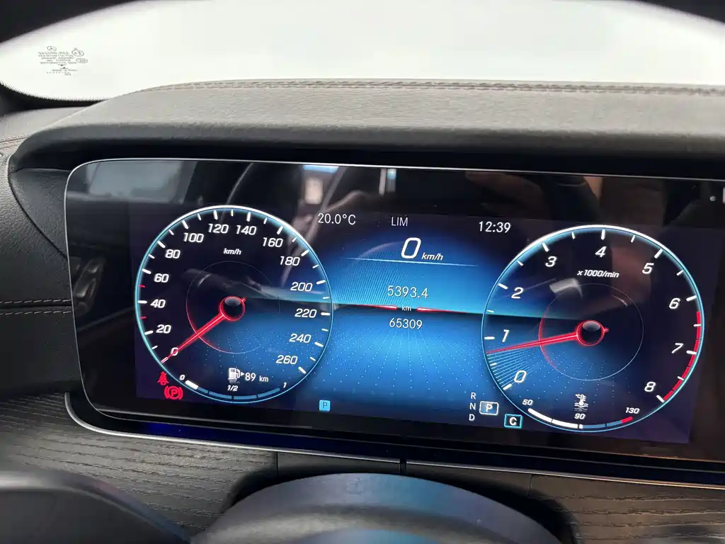 Mercedes-Benz E-Class — миниатюра 17