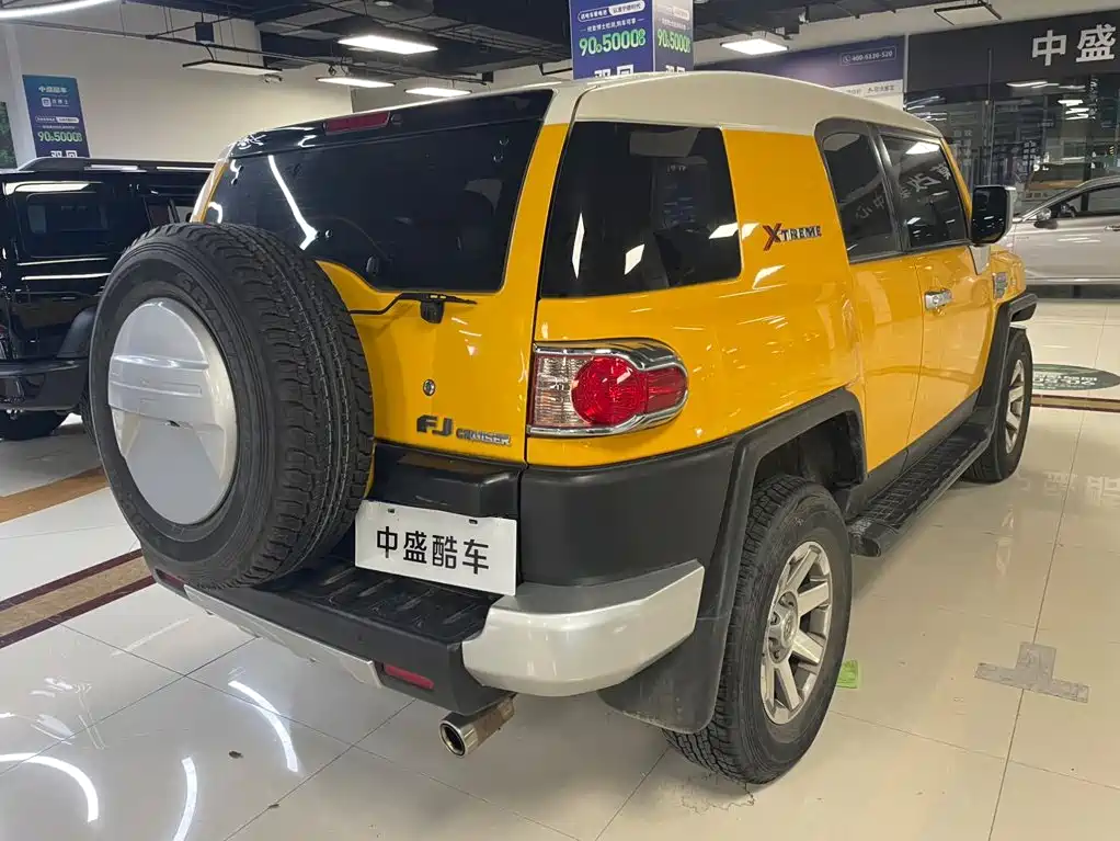 Toyota FJ Cruiser — миниатюра 4
