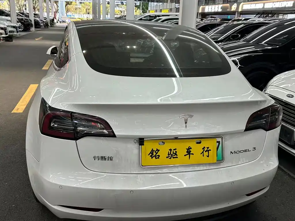 Tesla Model 3 — миниатюра 5